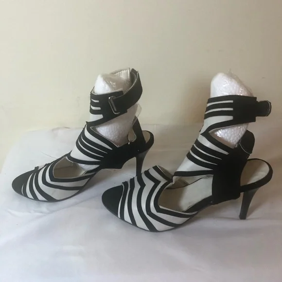 Stylish Black and White Women's Heels - Picture 2 of 5